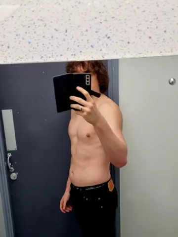 Noah_Taylor webcam model from United Kingdom