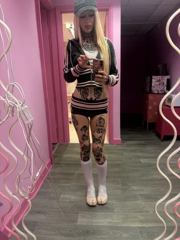 Nova_Ray webcam model from United Kingdom