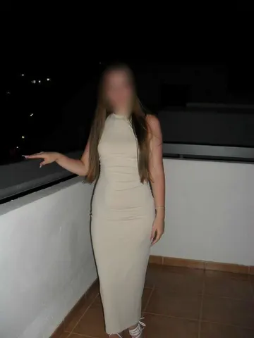 Charlotte-X-x webcam model from United Kingdom