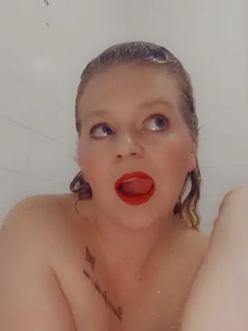 FiestyM webcam model from United Kingdom