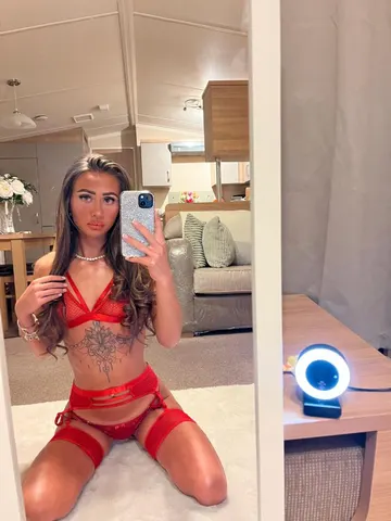 Cherrie_Red live cam