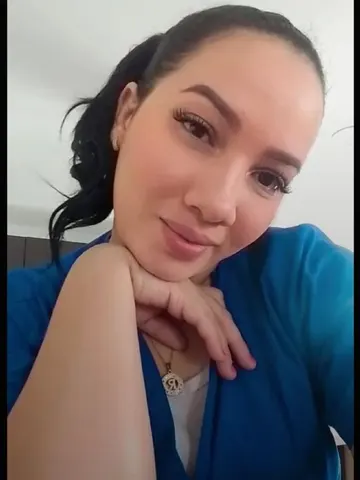 Adriana lux webcam model from Colombia