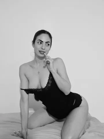 TheaGlow webcam model from Romania