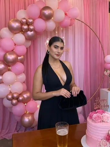 AlaraKeyy webcam model from Colombia