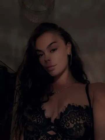 AngelGlow webcam model from United Kingdom