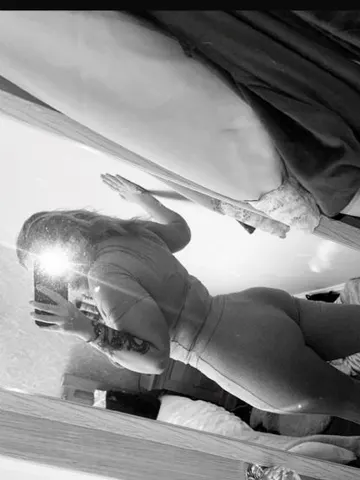 Olivia JadeXx webcam model from United Kingdom