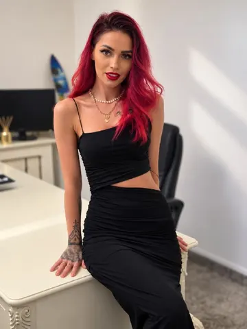 MeghanLoft webcam model from Romania