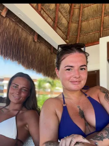 Tatooedteasers webcam model from United Kingdom