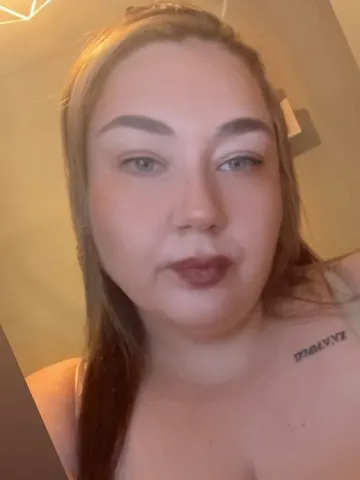 MillieMae_xx webcam model from United Kingdom