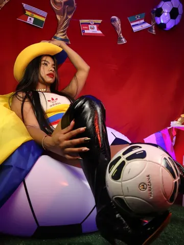 Sara_Tulip webcam model from Colombia