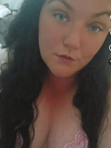 Curvy_Natural_Desire webcam model from United Kingdom