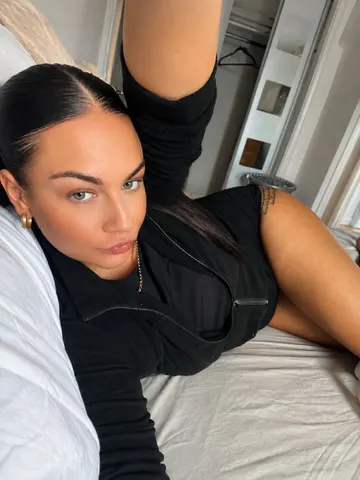 GoodGirl1 webcam model from United Kingdom