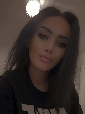 PrincessRoxyXXX webcam model from United Kingdom