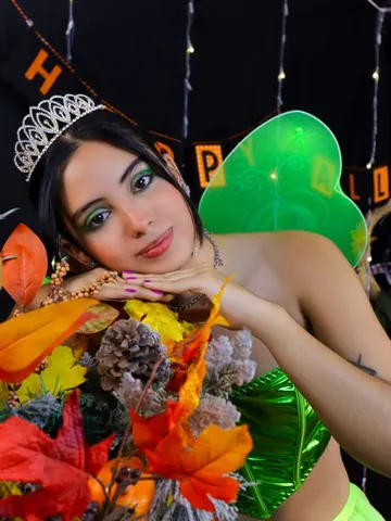 1Perla webcam model from Colombia