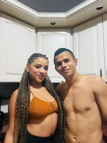 ZoeANDeithan webcam model from Colombia