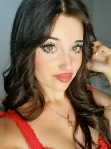 ivory_lina webcam model from Albania