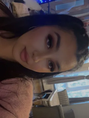 No_FaceQueen webcam model from United Kingdom