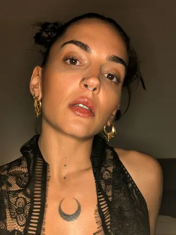 Raven89x webcam model from United Kingdom