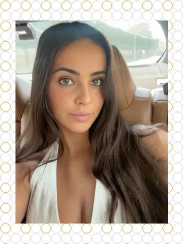 TaliaRayaa webcam model from United Kingdom