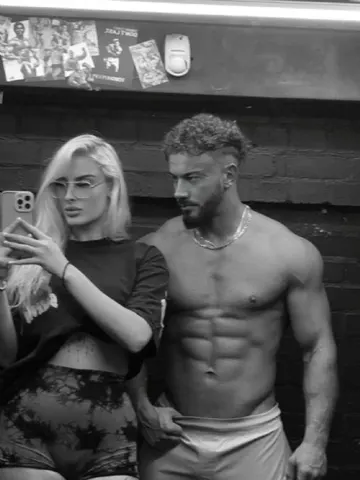 Spicytemptation webcam model from United Kingdom