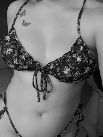 xo.tori.xo webcam model from United Kingdom