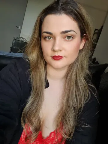 MissJuicy777 webcam model from United Kingdom