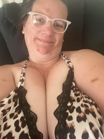 Ravenous_Ruby webcam model from United Kingdom