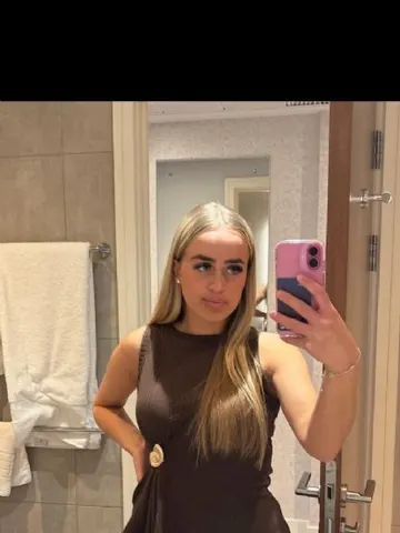 Luna-Brooks webcam model from United Kingdom