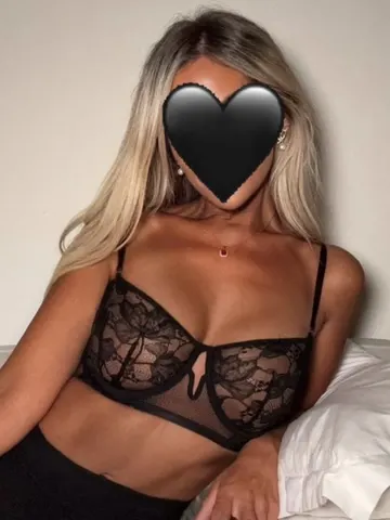 GiGi Bby webcam model from United Kingdom