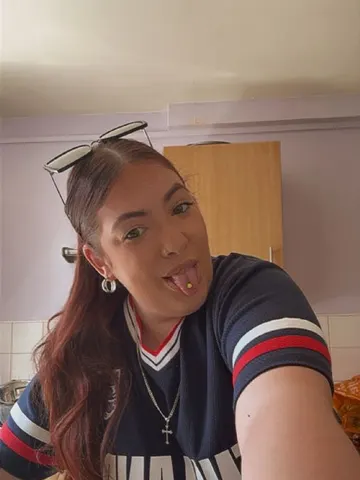 XODollyOX webcam model from United Kingdom