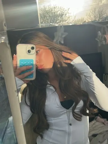 TheScarlettValle webcam model from Ireland
