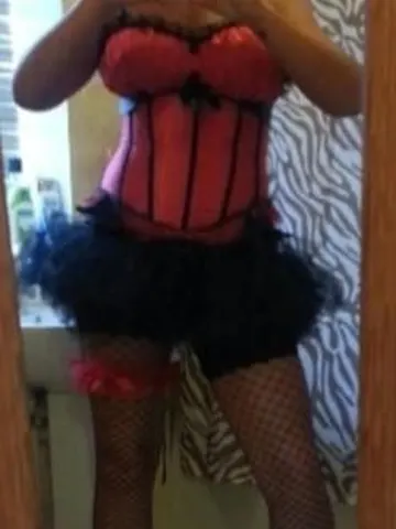 Naughty-NalaX webcam model from United Kingdom