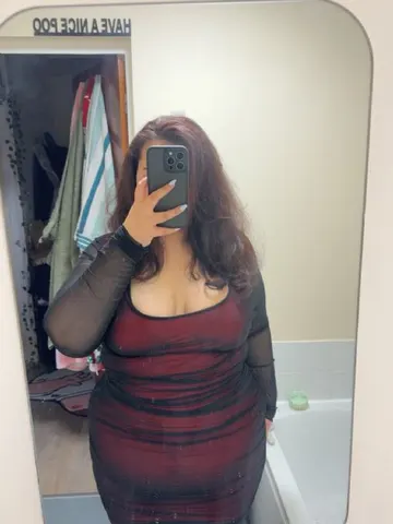 X_Curvy_Katie_X webcam model from United Kingdom
