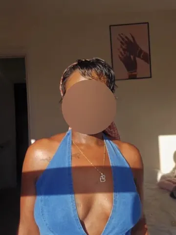 ItsAmbersWorld webcam model from United Kingdom