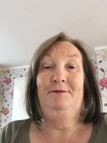 Busty-Shelia webcam model from United Kingdom
