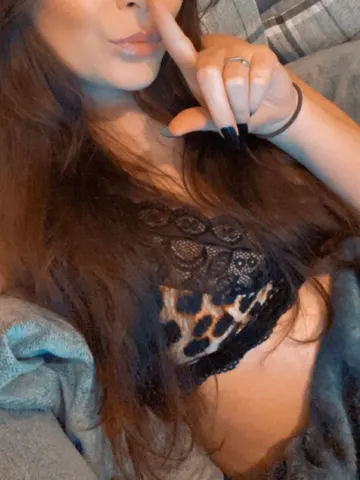 Missdaisy21 webcam model from United Kingdom