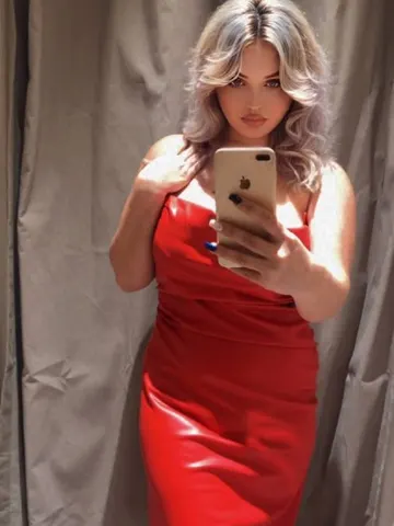 Nicole_nicky webcam model from Albania