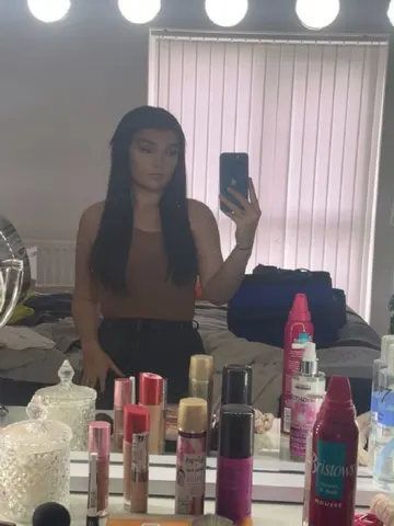 AmberTeaseXO webcam model from United Kingdom