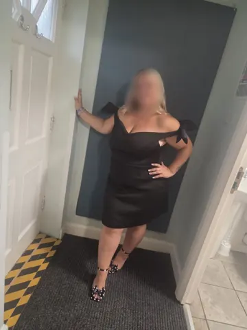 RubyVelvet-X-x webcam model from United Kingdom