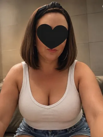 English_Elegant_GIGI live cam