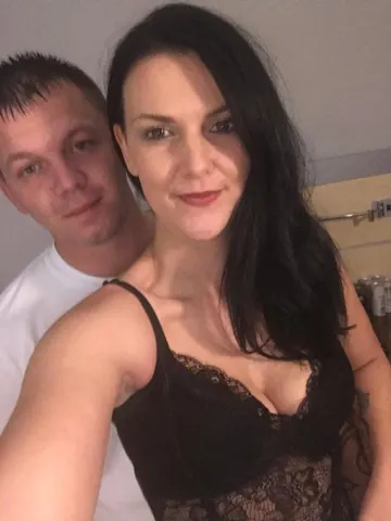 _mistyandhermister_x webcam model from United Kingdom