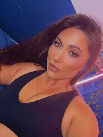 Sureyya-f-k webcam model from United Kingdom