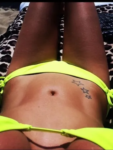 Petite_essexGirl webcam model from United Kingdom