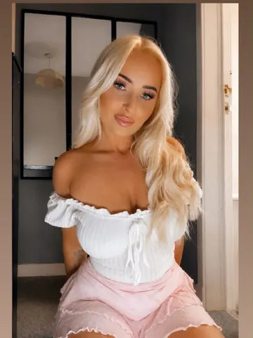 Reni-Lux webcam model from United Kingdom