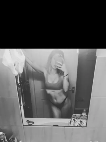 Kisses2004 webcam model from United Kingdom