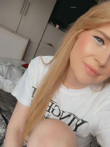 Missy-Autumn webcam model from United Kingdom