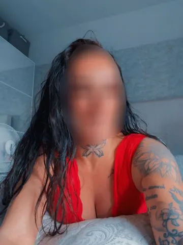 JETT24 webcam model from United Kingdom