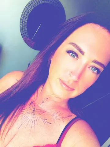 PeachyNovaXX webcam model from United Kingdom