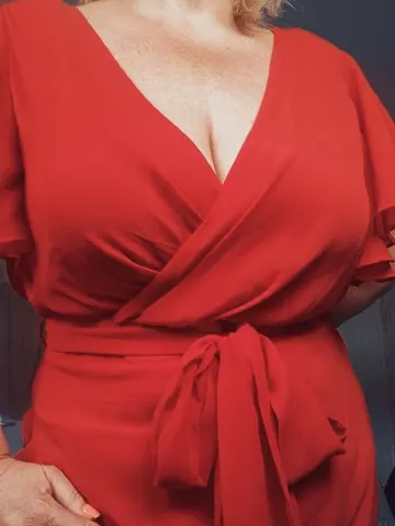 Curvy-Shy-Maria webcam model from United Kingdom