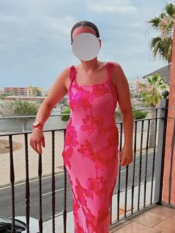 PrettyHollieXO webcam model from United Kingdom